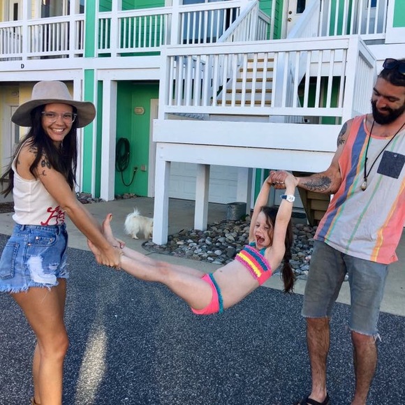 🌙 ᴄʜᴇʀʀʏ ᴏʟɪᴠɪᴀ 🌙 - Picture 3 of 5